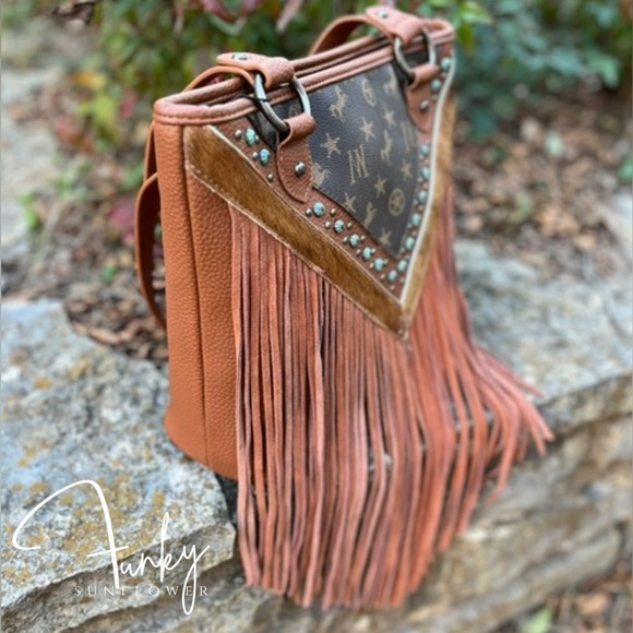 Montana West Signature Monogram Shoulder Bag - Picture 3 of 8